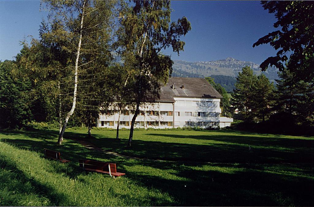 Hotel-Restaurant Sternen Nesslau Buitenkant foto